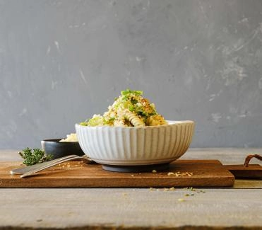 Knusper-Fusilli an Lauch-Käse-Sauce